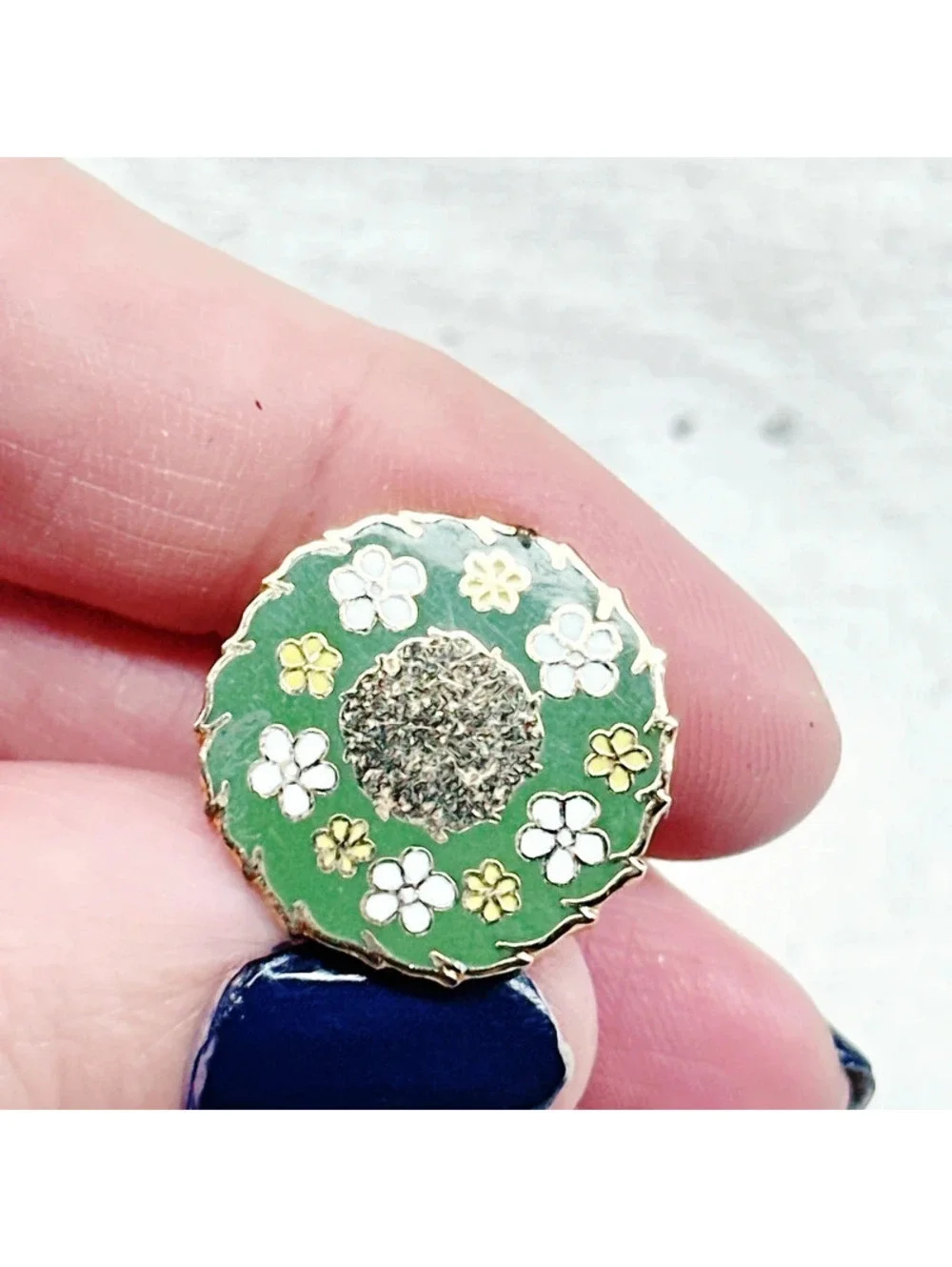 1067mc. Green Cloisonne Pin
